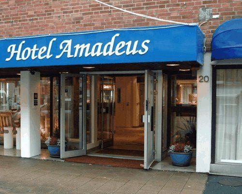 Hotel Amadeus هالمستاد المظهر الخارجي الصورة